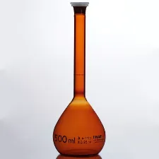 Volumetric flask with plastic stopper amber class  - Volumetric flasks for liquid measurement - 1112131101 - Image 1